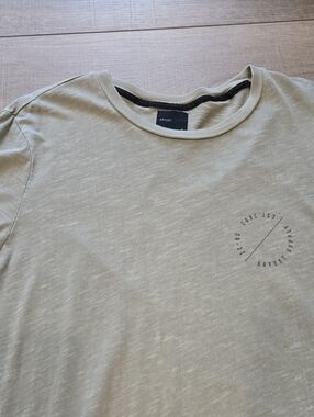 Men's Short-Sleeve Crew T-Shirt in Light Olive, Longline